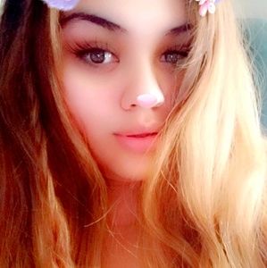 Meet your Posher, Estefania